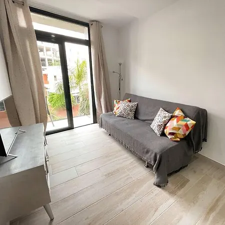 Cozy 2 Bedroom In Los Cristianos Lc03