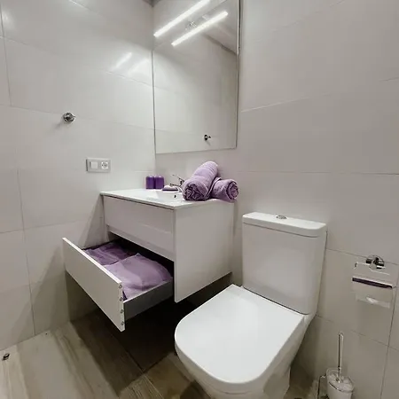 Cozy 2 Bedroom In Los Cristianos Lc03 Apartmán *