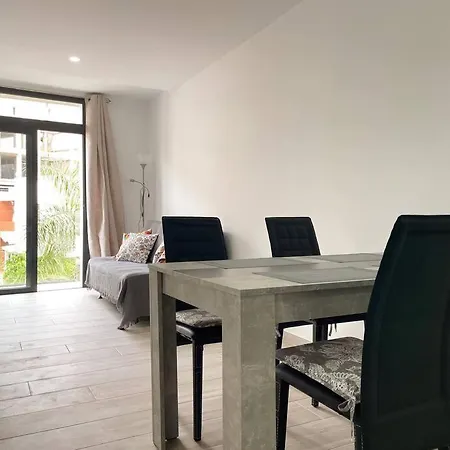 Cozy 2 Bedroom In Los Cristianos Lc03 * Los Cristianos (Tenerife)