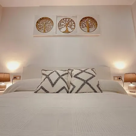 Cozy 2 Bedroom In Los Cristianos Lc03