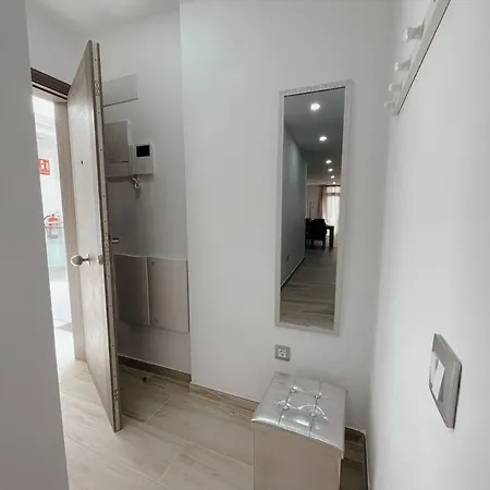 Cozy 2 Bedroom In Los Cristianos Lc03 Lägenhet