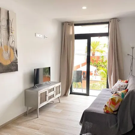 Cozy 2 Bedroom In Los Cristianos Lc03 Lägenhet *