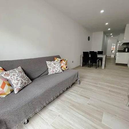 Lägenhet Cozy 2 Bedroom In Los Cristianos Lc03