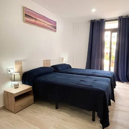 Cozy 2 Bedroom In Los Cristianos Lc03 *